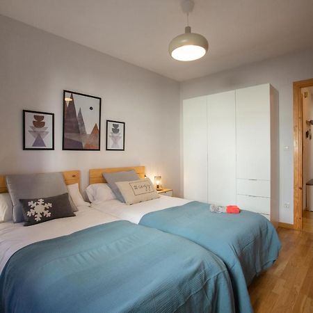Gorgol Confort Y Funcionalidad Con Balcon - By Pirineos 360 フォルミガル エクステリア 写真