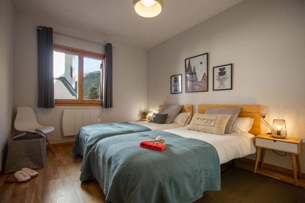 Gorgol Confort Y Funcionalidad Con Balcon - By Pirineos 360 フォルミガル エクステリア 写真